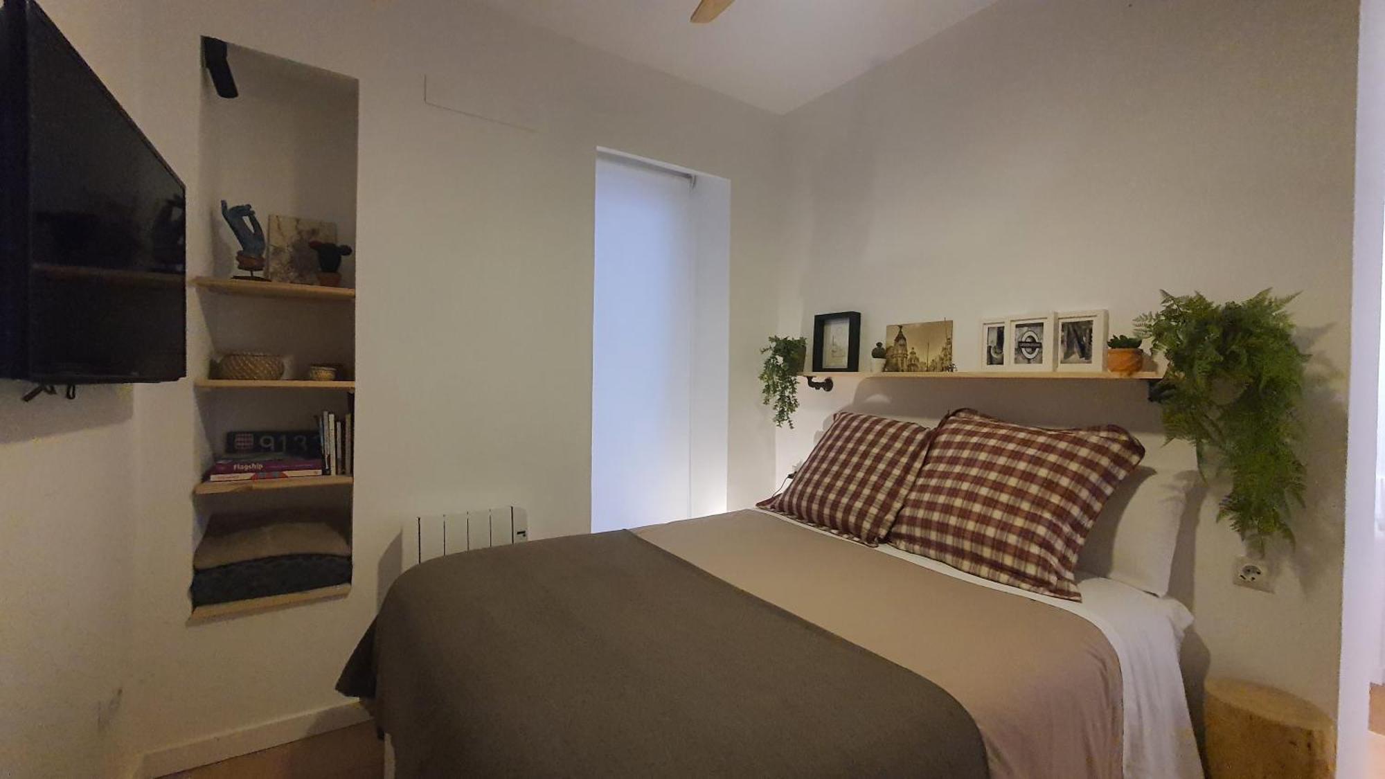 Rentadore Atocha Suites Madrid Exterior foto
